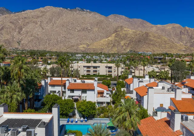 Homes for sale in Palm Springs, CA | 280 Avenida Caballeros, Palm Springs, CA 92262 | Houzeo