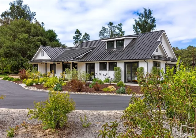 Photo 3 of Mansion for sale at 535 Stanton St, Arroyo Grande, CA 93420 | MLS# SC26137232 | Listing updated on 2026-09-11