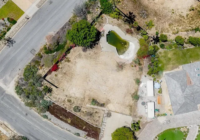 3rd image of 3067 Old Coach Dr, Camarillo, CA 93010 | MLS# V1-37199