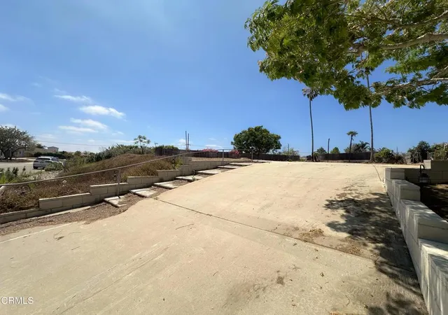 5th image of 3067 Old Coach Dr, Camarillo, CA 93010 | MLS# V1-37199