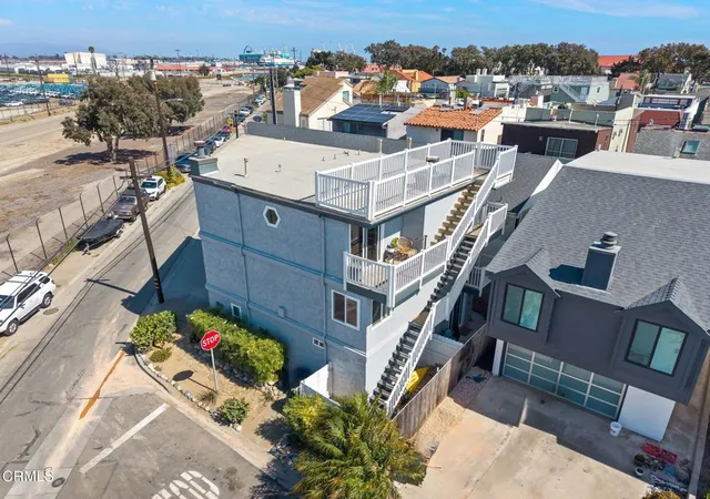 3rd image of 2425 Panama Dr, Oxnard, CA 93035 | MLS# V1-37200