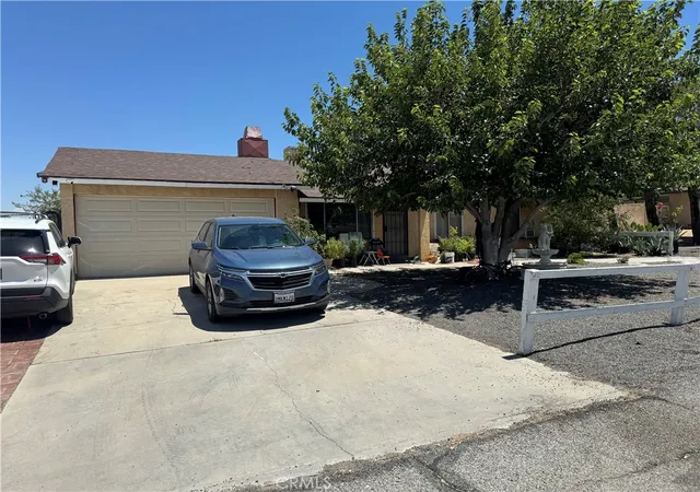 Photo 3 of Single family home for sale at 40044 Ridgemist St, Palmdale, CA 93591 | MLS# SR26089742 | Listing updated on 2026-07-01