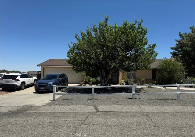 Photo 4 of Single family home for sale at 40044 Ridgemist St, Palmdale, CA 93591 | MLS# SR26089742 | Listing updated on 2026-07-01