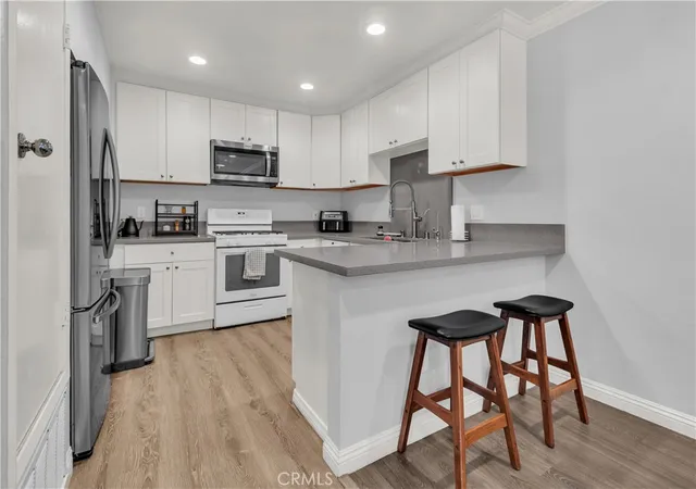 2nd image of 1086 Cabrillo Park Dr #d, Santa Ana, CA 92701 | MLS# DW26138406