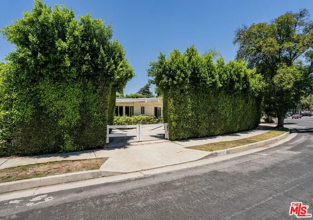 2nd image of 22421 Miranda St, Woodland Hills, CA 91367 | MLS# 26849299