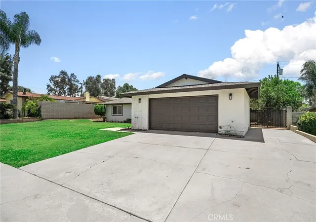 3rd image of 22139 Tanager St, Grand Terrace, CA 92313 | MLS# CV26138418