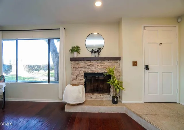 Listing Photo 5 - Condo for sale in building located at 2077 E Bard Rd, Oxnard, CA 93033