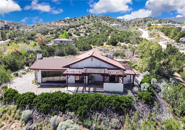 4th image of 2929 Snow Line Dr, Pinon Hills, CA 92372 | MLS# IG26138499