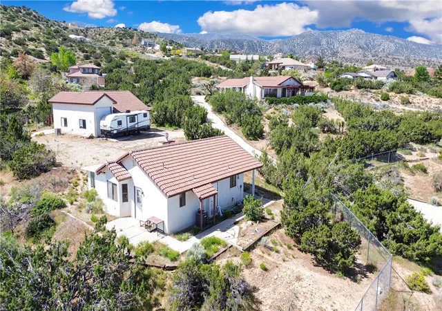 5th image of 2929 Snow Line Dr, Pinon Hills, CA 92372 | MLS# IG26138499