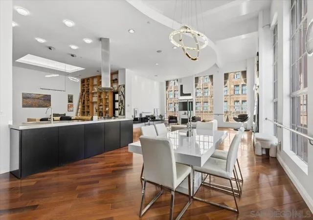 3rd image of 950 6Th Ave, San Diego, CA 92101