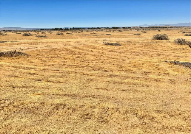2nd image of 0 Nanticoke Rd, Apple Valley, CA 92307 | MLS# HD26138527