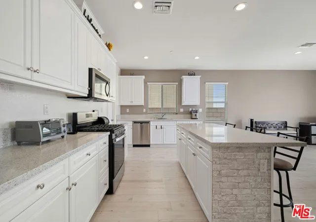 5th image of 12645 Dion Pl, Victorville, CA 92395 | MLS# 26850465