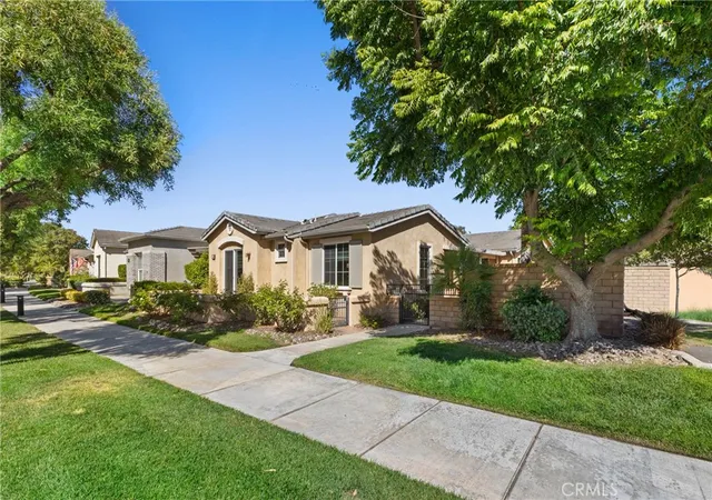 Photo 3 of Single family home for sale at 196 Four Seasons Blvd, Hemet, CA 92545 | MLS# SW26129445 | Listing updated on 2026-07-09