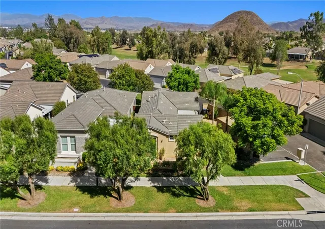 Photo 3 of Single family home for sale at 196 Four Seasons Blvd, Hemet, CA 92545 | MLS# SW26129445 | Listing updated on 2026-10-01