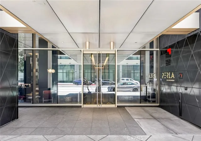 1st image of 400 S Broadway #1513, Los Angeles, CA 90013 | MLS# AR26138500