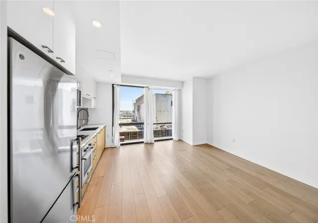 4th image of 400 S Broadway #1513, Los Angeles, CA 90013 | MLS# AR26138500