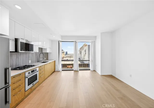 5th image of 400 S Broadway #1513, Los Angeles, CA 90013 | MLS# AR26138500