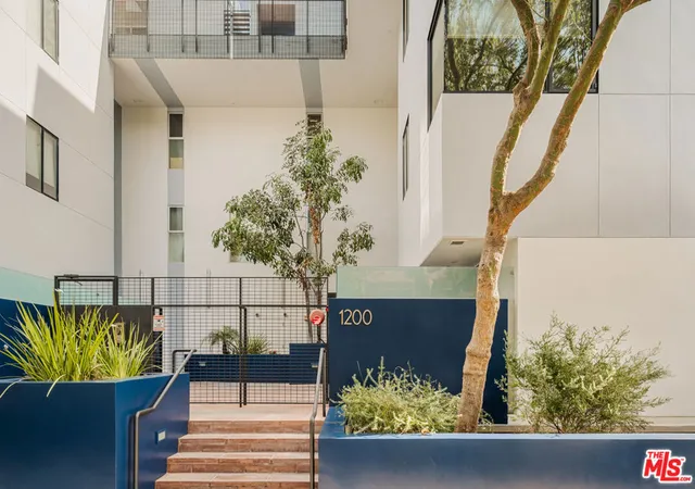 2nd image of 1200 N Sweetzer Ave, West Hollywood, CA 90069