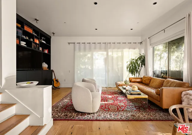 3rd image of 1200 N Sweetzer Ave #1, West Hollywood, CA 90069 | MLS# 26852193