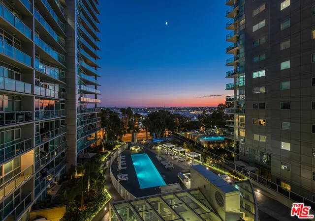 2nd image of 13600 Marina Pointe Dr, Marina Del Rey, CA 90292