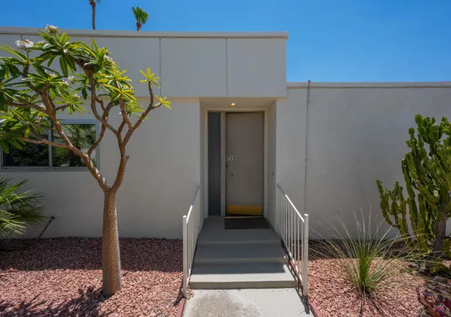 Homes for sale in Palm Springs, CA | 720 E La Verne Wy, Palm Springs, CA 92264 | MLS# 219149619PS