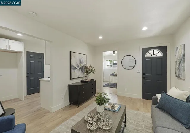 4th image of 4054 Sumac Ln, Sacramento, CA 95820 | MLS# 41139559