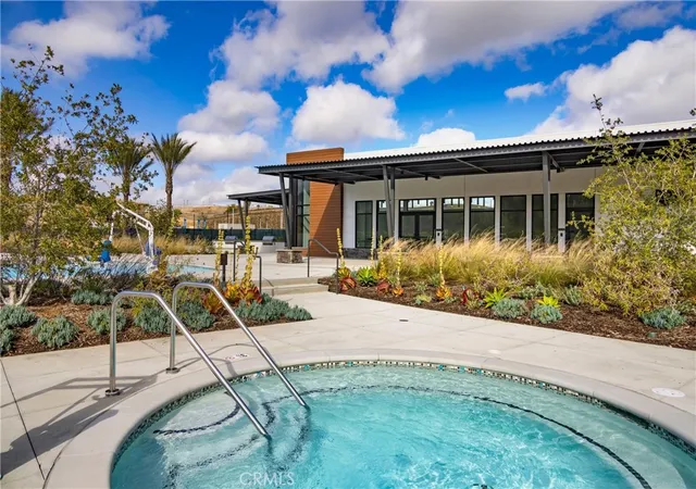 Photo 4 of Sale Pending at 1648 Coral Sea Ln, San Pedro, CA 90732 | MLS# SR26138615 | Listing updated on 2026-06-28
