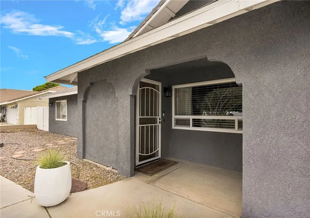 3rd image of 19075 Bay Meadows, Apple Valley, CA 92308 | MLS# HD26137740