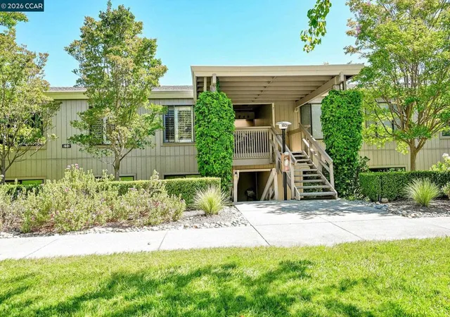 2nd image of 1601 Canyonwood Ct, Walnut Creek, CA 94595