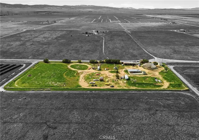 34th image of 9200 W W Avenue H, Lancaster, CA 93536 | MLS# SR26138728