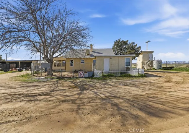 3rd image of 9200 W W Avenue H, Lancaster, CA 93536 | MLS# SR26138728