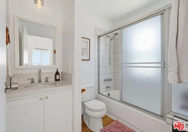 32nd image of 521 Venice Wy, Venice, CA 90291 | MLS# 26841919