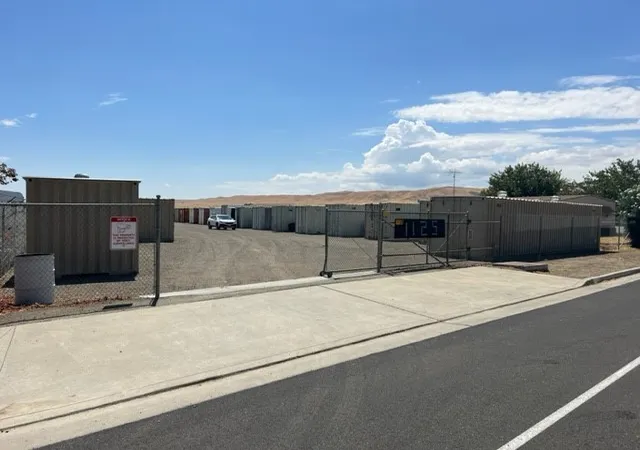 Homes for sale in Coalinga, CA | 1075 W Elm Ave, Coalinga, CA 93210 | MLS# FR26138698