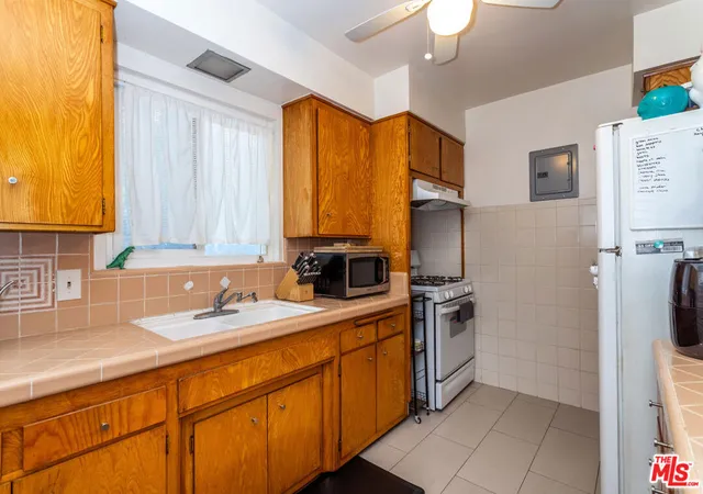 Photo 4 of Condo for sale at 2915 St George St #7, Los Angeles, CA 90027 | MLS# 26850663 | Listing updated on 2026-07-03