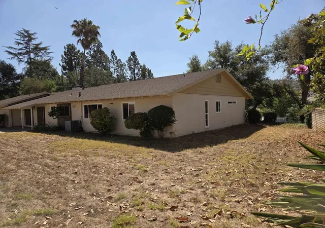 Homes for sale in Fallbrook, CA | 2837 Carlton Wy, Fallbrook, CA 92028 | MLS# NDP2606113