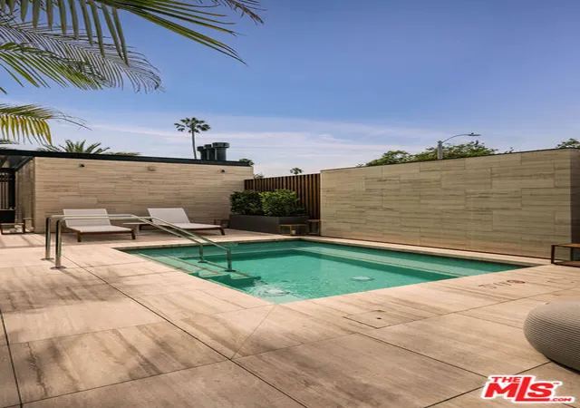 2nd image of 8899 Beverly Blvd, Los Angeles, CA 90048