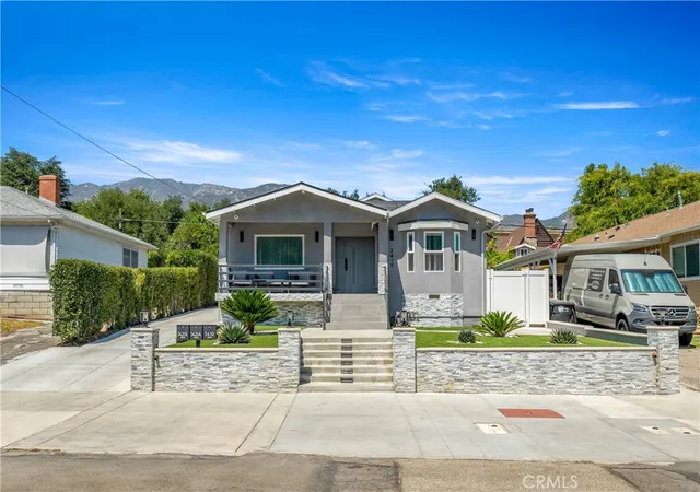 3rd image of 3419 Montrose Ave, La Crescenta, CA 91214 | MLS# SR26137866