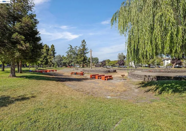 2nd image of 1029 Cheryl Ann Cir, Hayward, CA 94544
