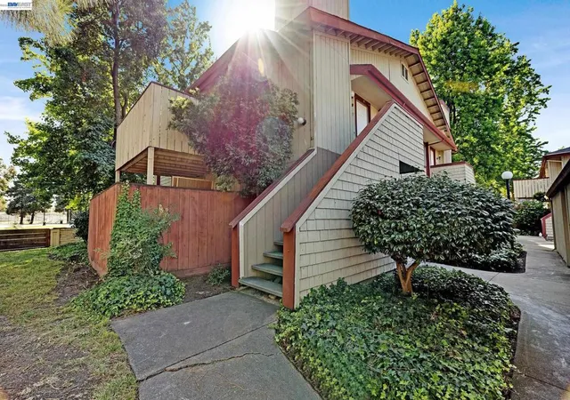 3rd image of 1029 Cheryl Ann Cir, Hayward, CA 94544