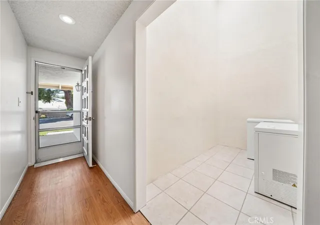 3rd image of 19311 Oak Crossing Rd, Newhall, CA 91321 | MLS# SR26138720