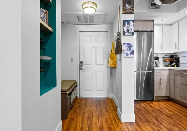 Listing Photo 4 - Condo for sale in building located at 2400 5Th Ave, San Diego, CA 92101 - Unit #329