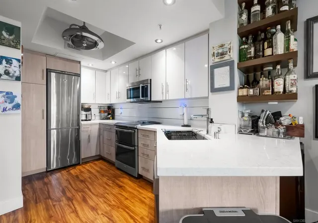 Listing Photo 5 - Condo for sale in building located at 2400 5Th Ave, San Diego, CA 92101 - Unit #329