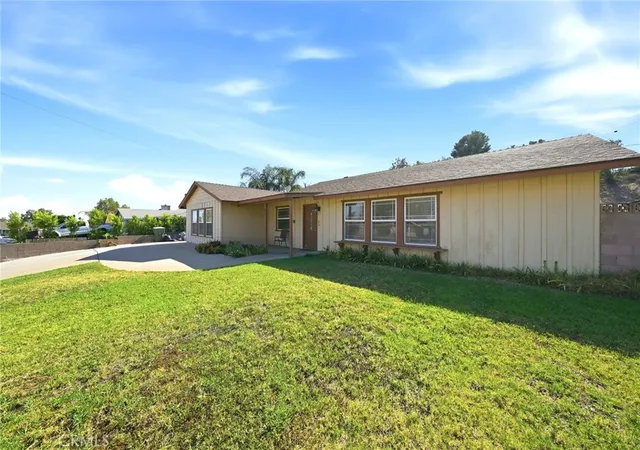 Photo 2 of Single family home for sale at 682 S Belden, Rialto, CA 92376 | MLS# CV26138771 | Listing updated on 2026-10-11