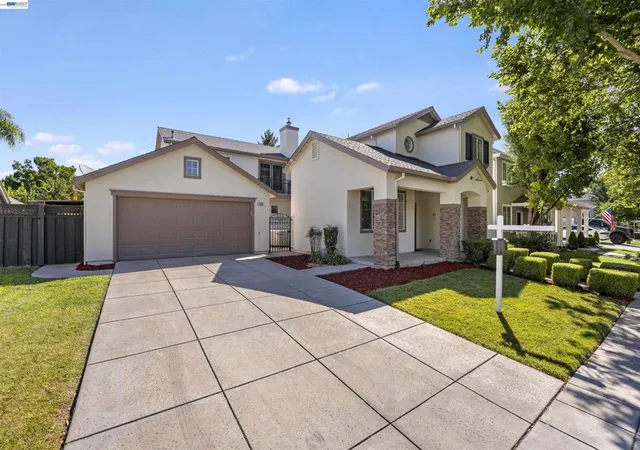 Photo 3 of Single family home for sale at 3009 Perry Ln, Tracy, CA 95377 | MLS# 41139579 | Listing updated on 2026-09-23