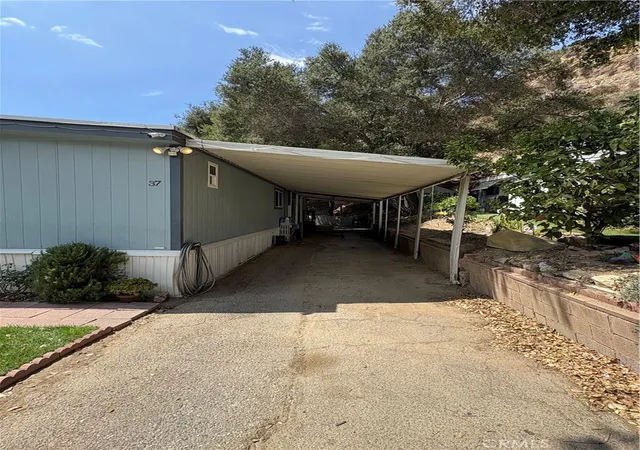 Photo 2 of Manufactured home for sale at 23500 The Old Rd #37, Newhall, CA 91321 | MLS# SR26138469 | Listing updated on 2026-10-06