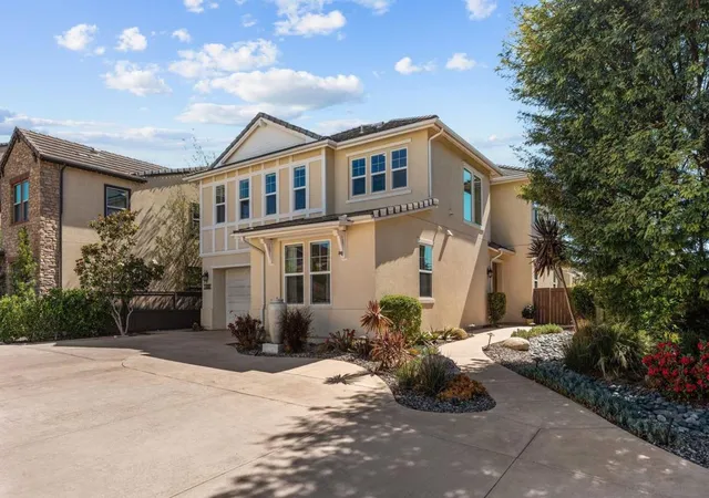 Photo 2 of Sale Pending at 15083 Aramon Pl, San Diego, CA 92127 | MLS# 260015476SD | Listing updated on 2026-06-29