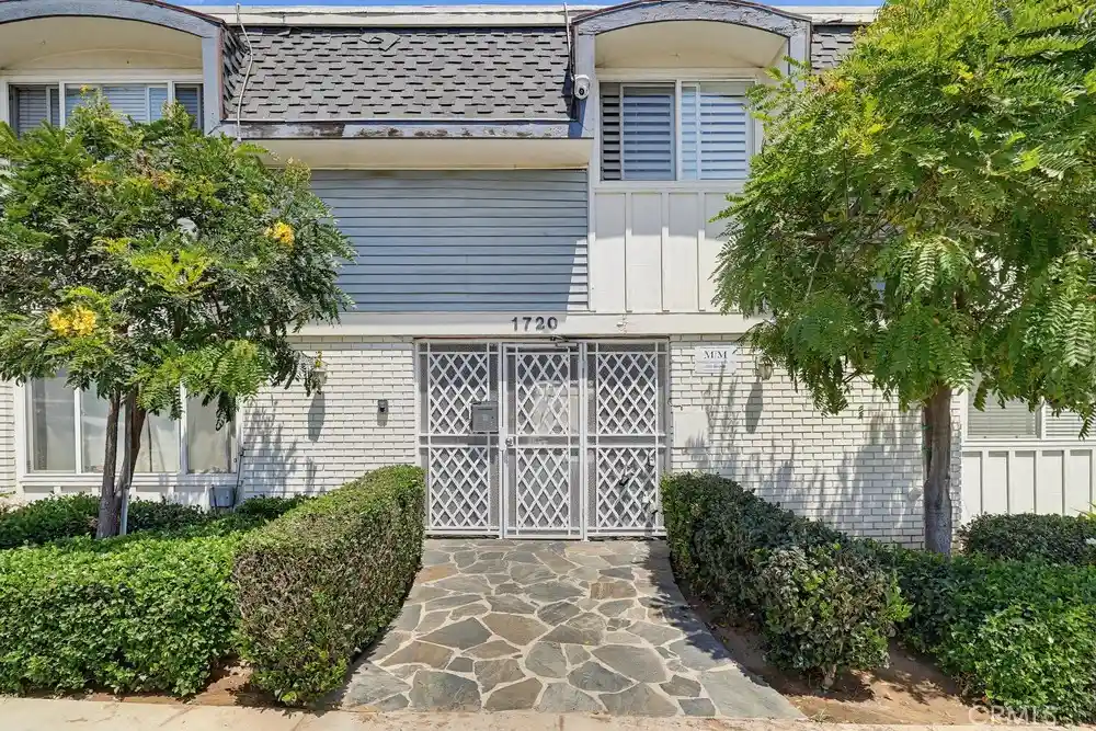 Listing Photo 1 - Condo for sale in 1720 Newport Ave located at 1720 Newport Ave, Long Beach, CA 90804 - Unit 1720 Newport Ave