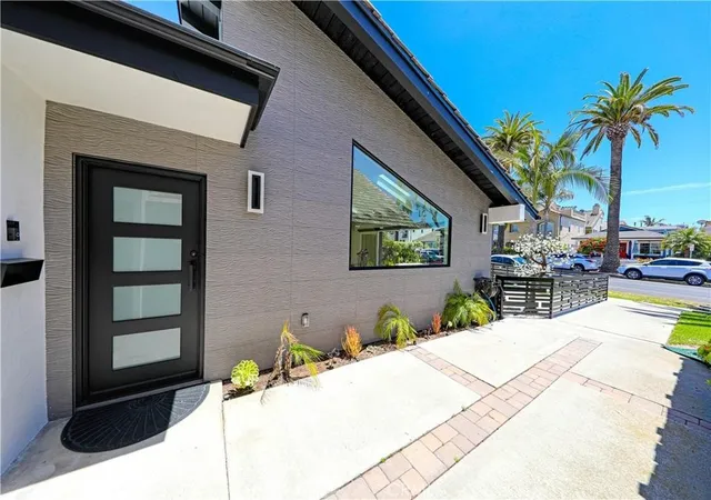 Photo 4 of House for sale at 503 Marguerite, Corona Del Mar, CA 92625 | MLS# NP26138853 | Listing updated on 2026-07-06