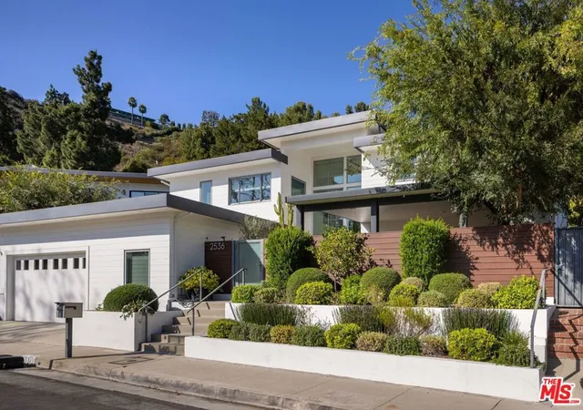 Photo 2 of Single family home for sale at 2536 Pesquera Dr, Los Angeles, CA 90049 | MLS# 26851285 | Listing updated on 2026-07-09