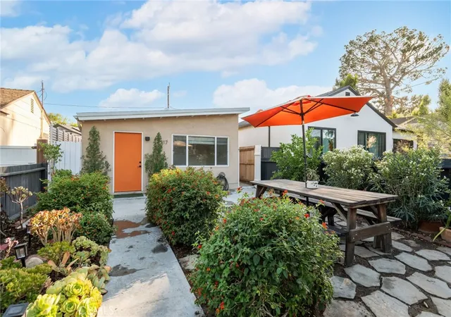 1st image of 117 N Whitnall Hwy, Burbank, CA 91505 | MLS# BB26114388